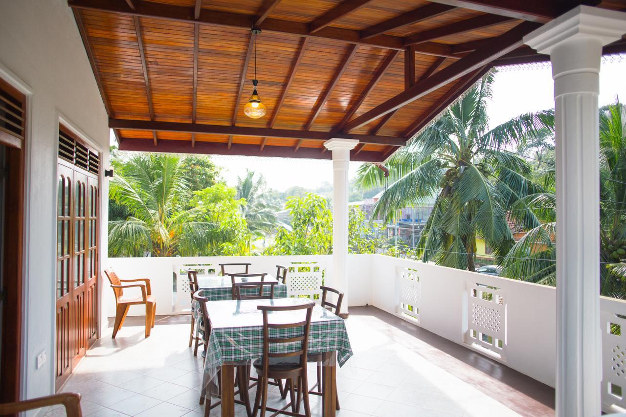Aken Villa Hikkaduwa Esterno foto