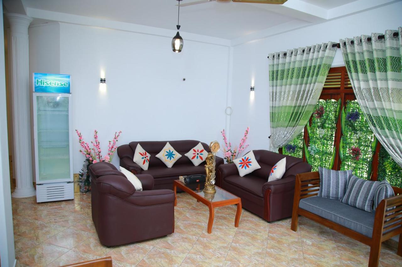 Aken Villa Hikkaduwa Esterno foto